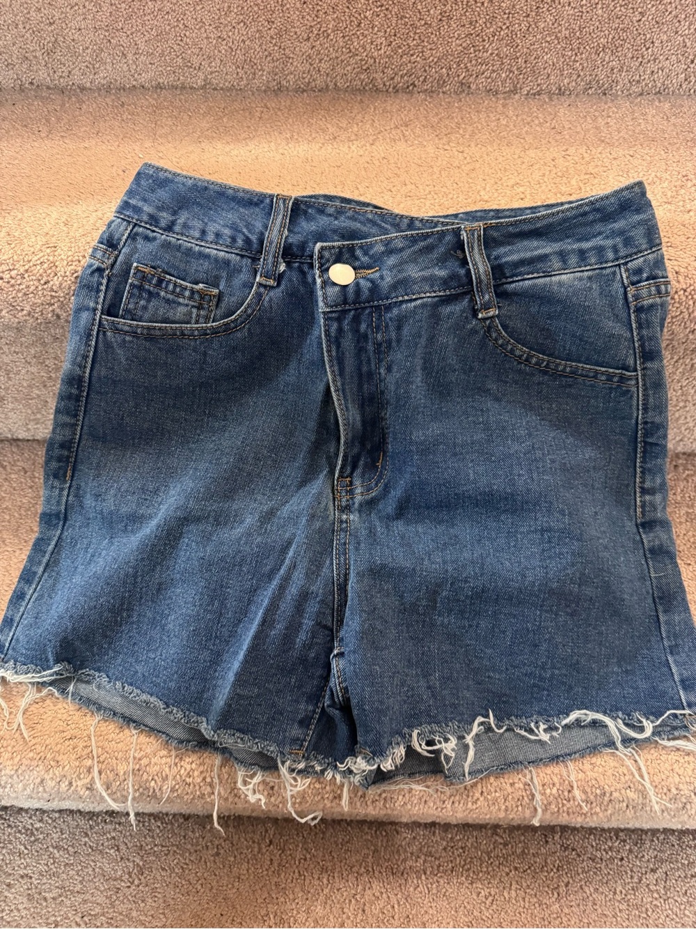 Women's Mid-Rise Frayed Hem Denim Shorts - Blue